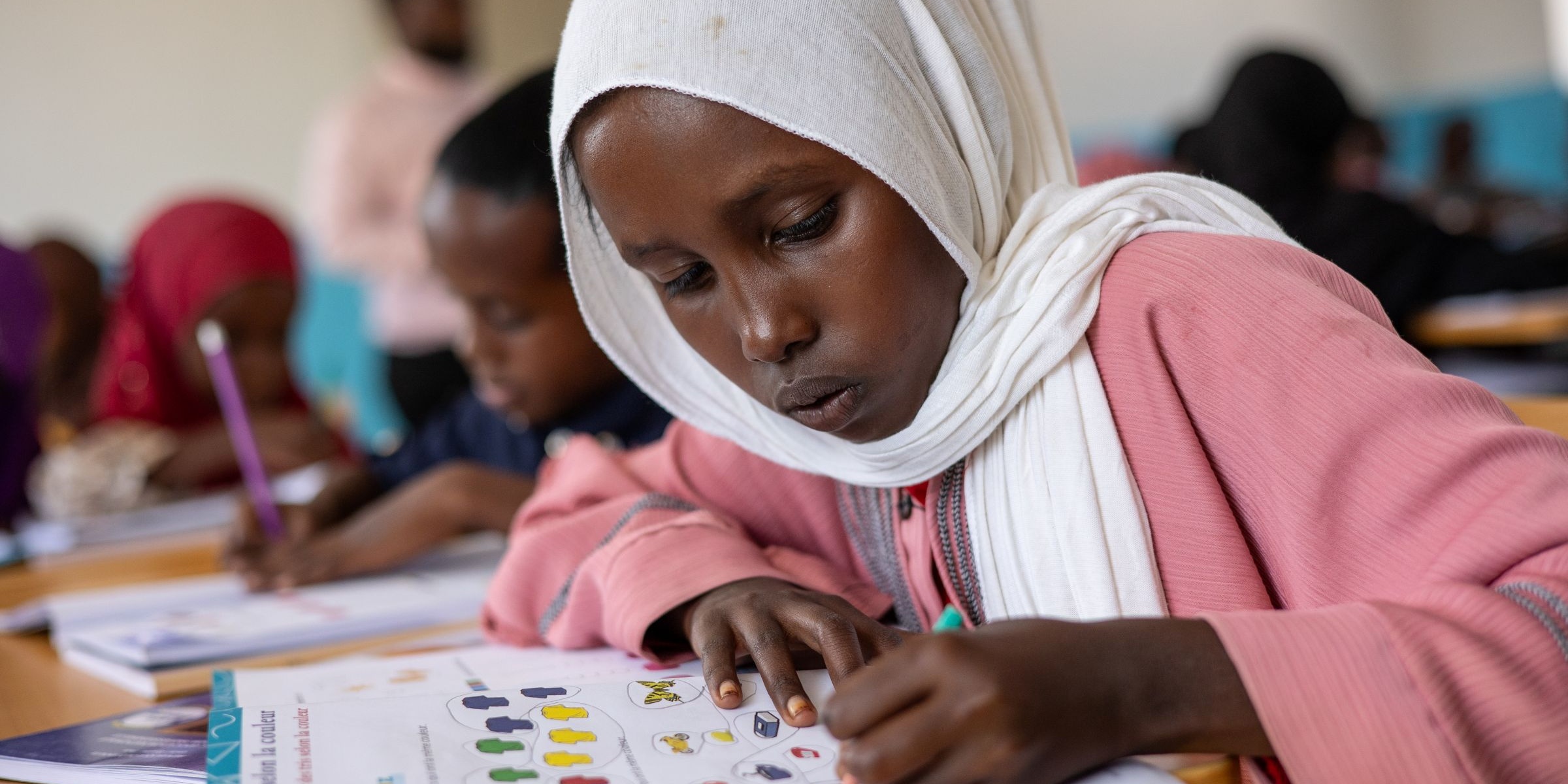 Young girl studing during a class at Guelile school. Djibouti. Credit: GPE/Federico Scoppa
