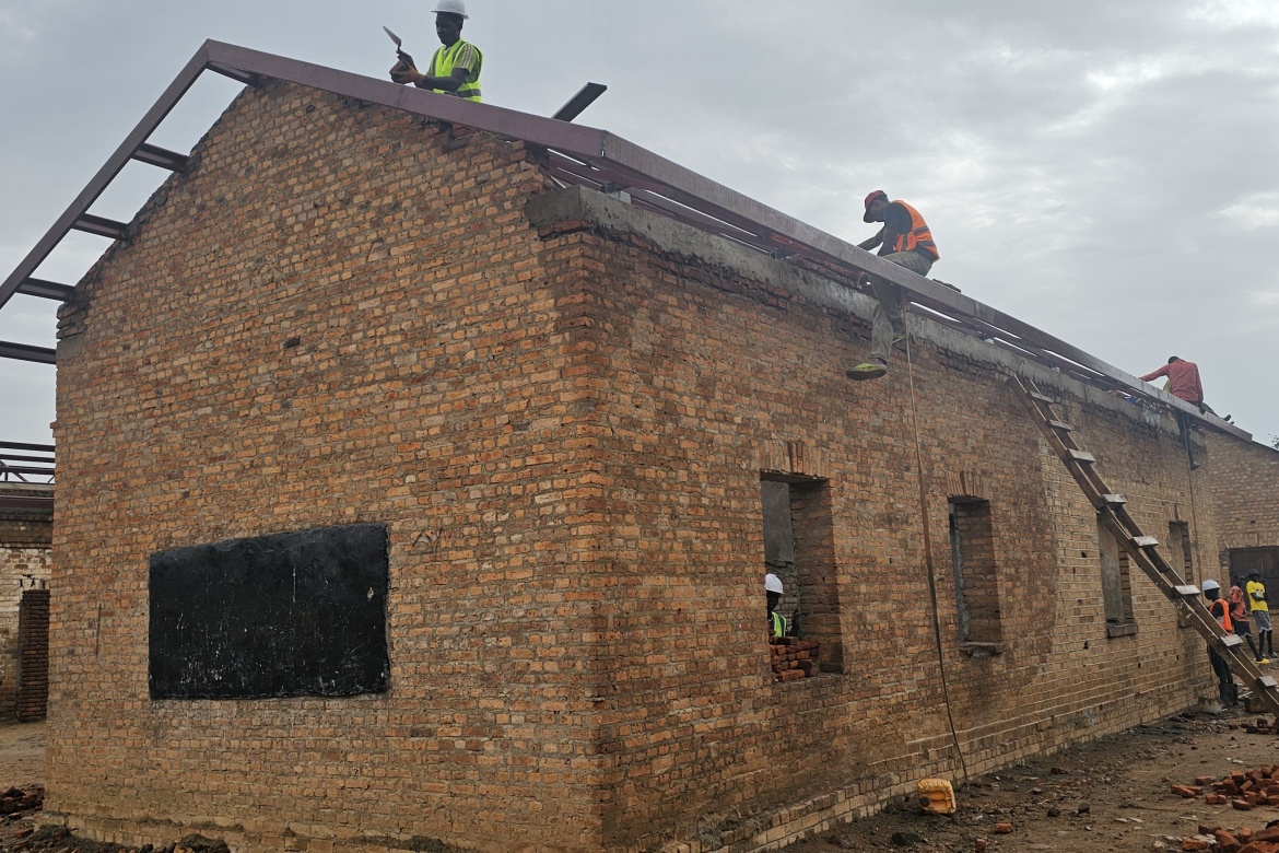 Renovation of classroom blocks at Makedit Primary School, Warrap State. Credit: Save the Children